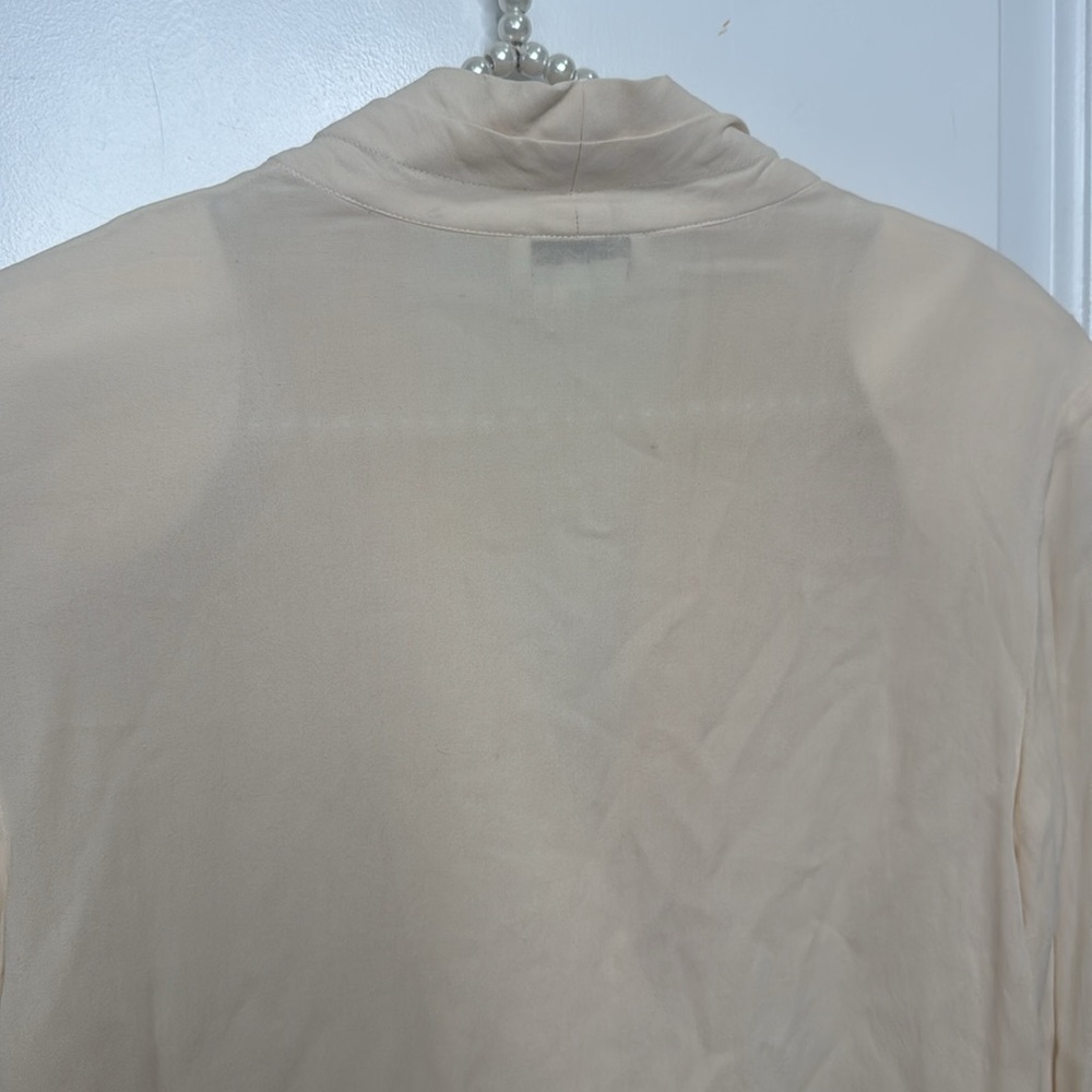 HENRI BENDEL NEW YORK VINTAGE 100% SILK CREAM BLOUSE 8 - Picture 11 of 12